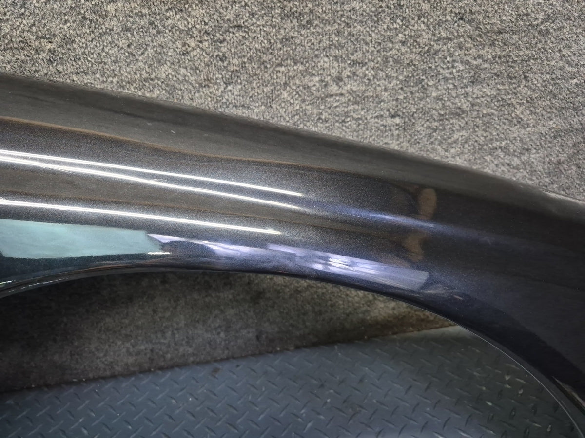 1994-1997 BMW E31 840Ci Front Right Fender Shell Cover Panel Schwarz Damaged