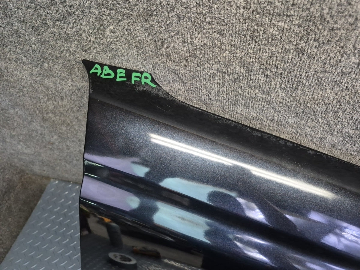 1994-1997 BMW E31 840Ci Front Right Fender Shell Cover Panel Schwarz Damaged