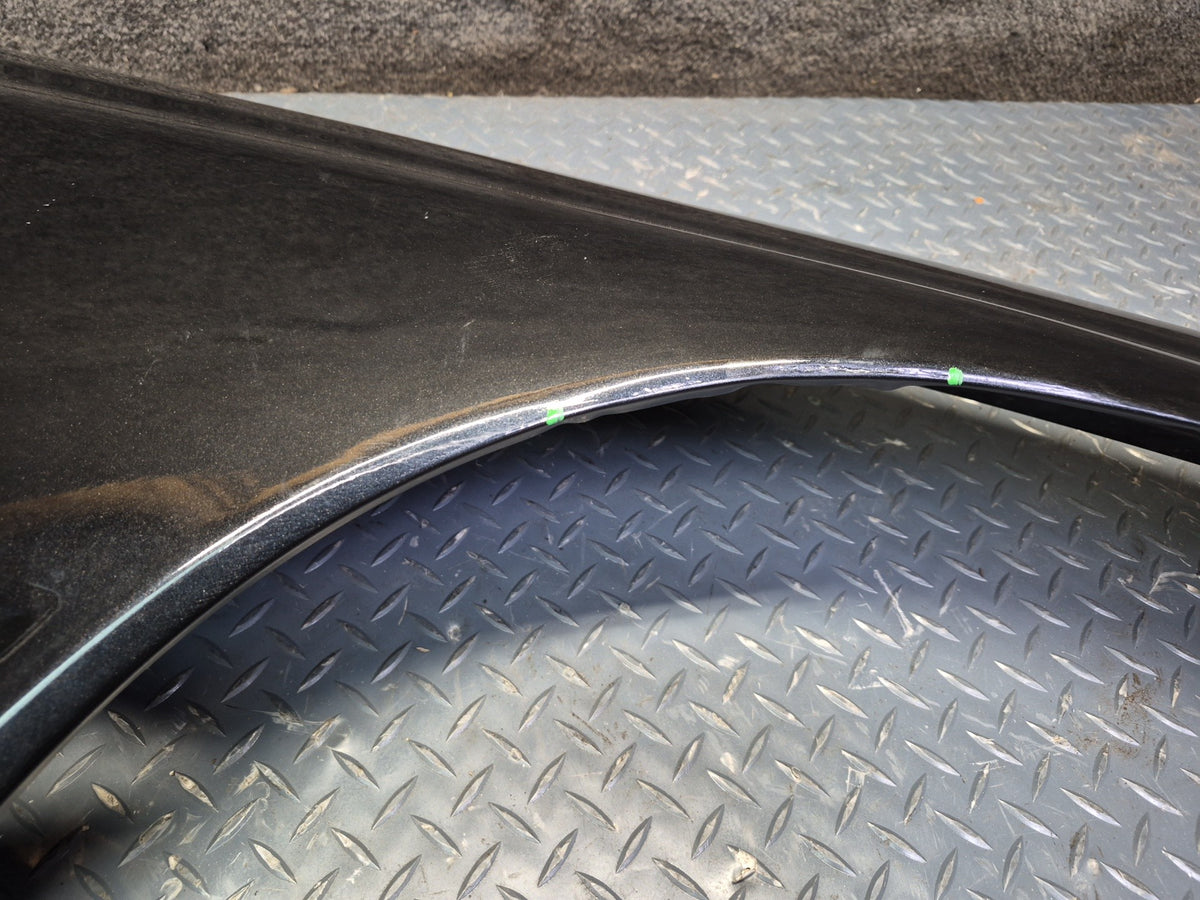 1994-1997 BMW E31 840Ci Front Right Fender Shell Cover Panel Schwarz Damaged