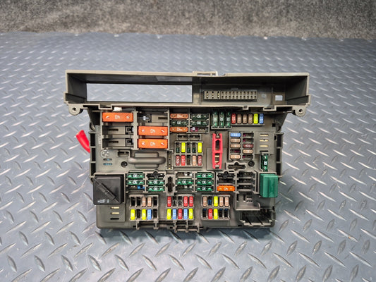 2008-2011 BMW E90 M3 Front Power Distribution Fuse Relay Box Module 9119445