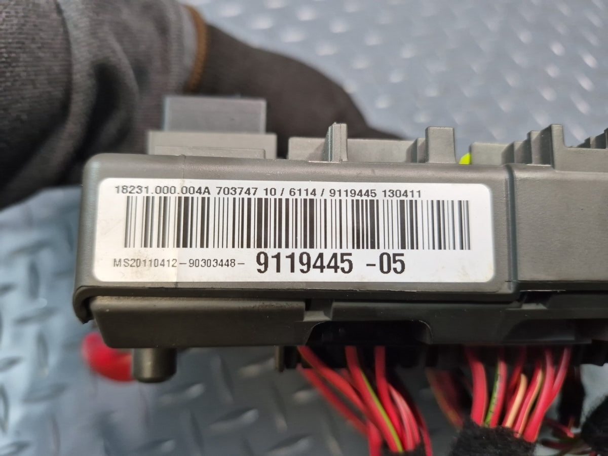 2008-2011 BMW E90 M3 Front Power Distribution Fuse Relay Box Module 9119445