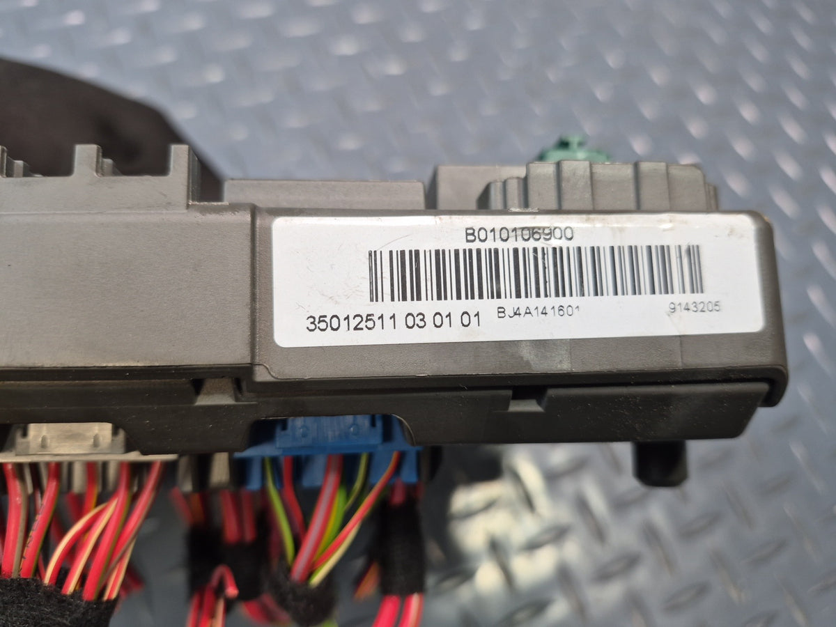 2008-2011 BMW E90 M3 Front Power Distribution Fuse Relay Box Module 9119445