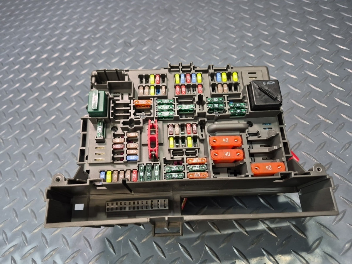 2008-2011 BMW E90 M3 Front Power Distribution Fuse Relay Box Module 9119445