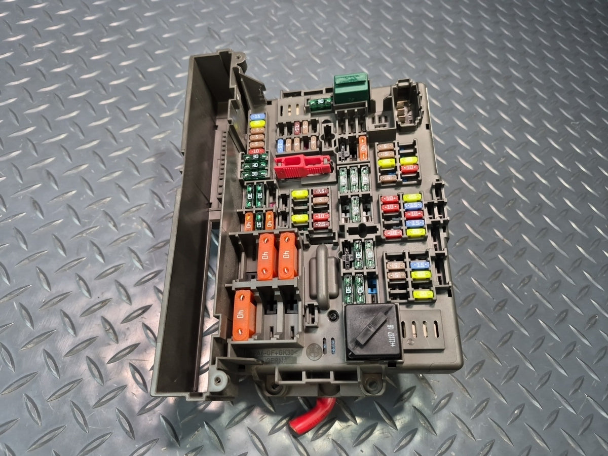 2008-2011 BMW E90 M3 Front Power Distribution Fuse Relay Box Module 9119445