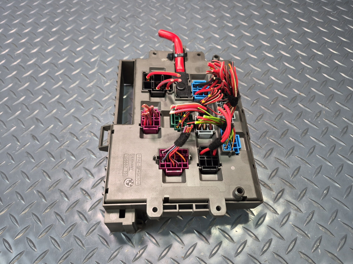 2008-2011 BMW E90 M3 Front Power Distribution Fuse Relay Box Module 9119445
