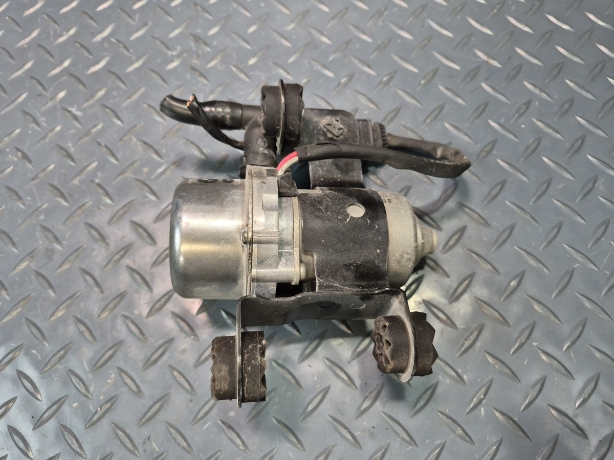 2008-2013 BMW E90 E92 E93 M3 Brake Booster Vacuum Pump 2283333