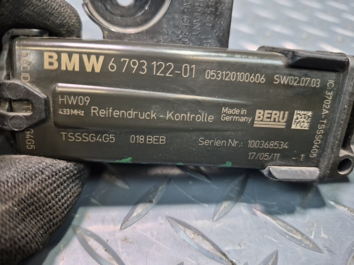 2008-2011 BMW E90 M3 TPMS RDC Tire Pressure Monitor Sensor Module 6793122