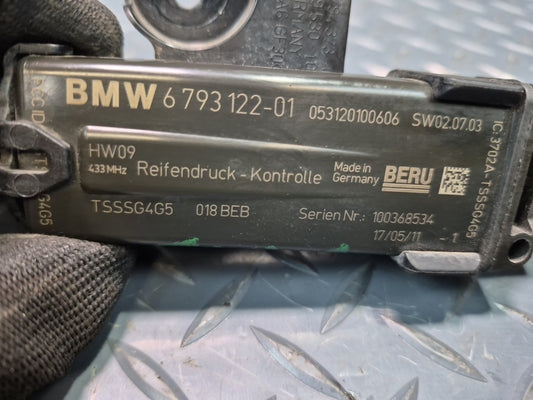 2008-2011 BMW E90 M3 TPMS RDC Tire Pressure Monitor Sensor Module 6793122
