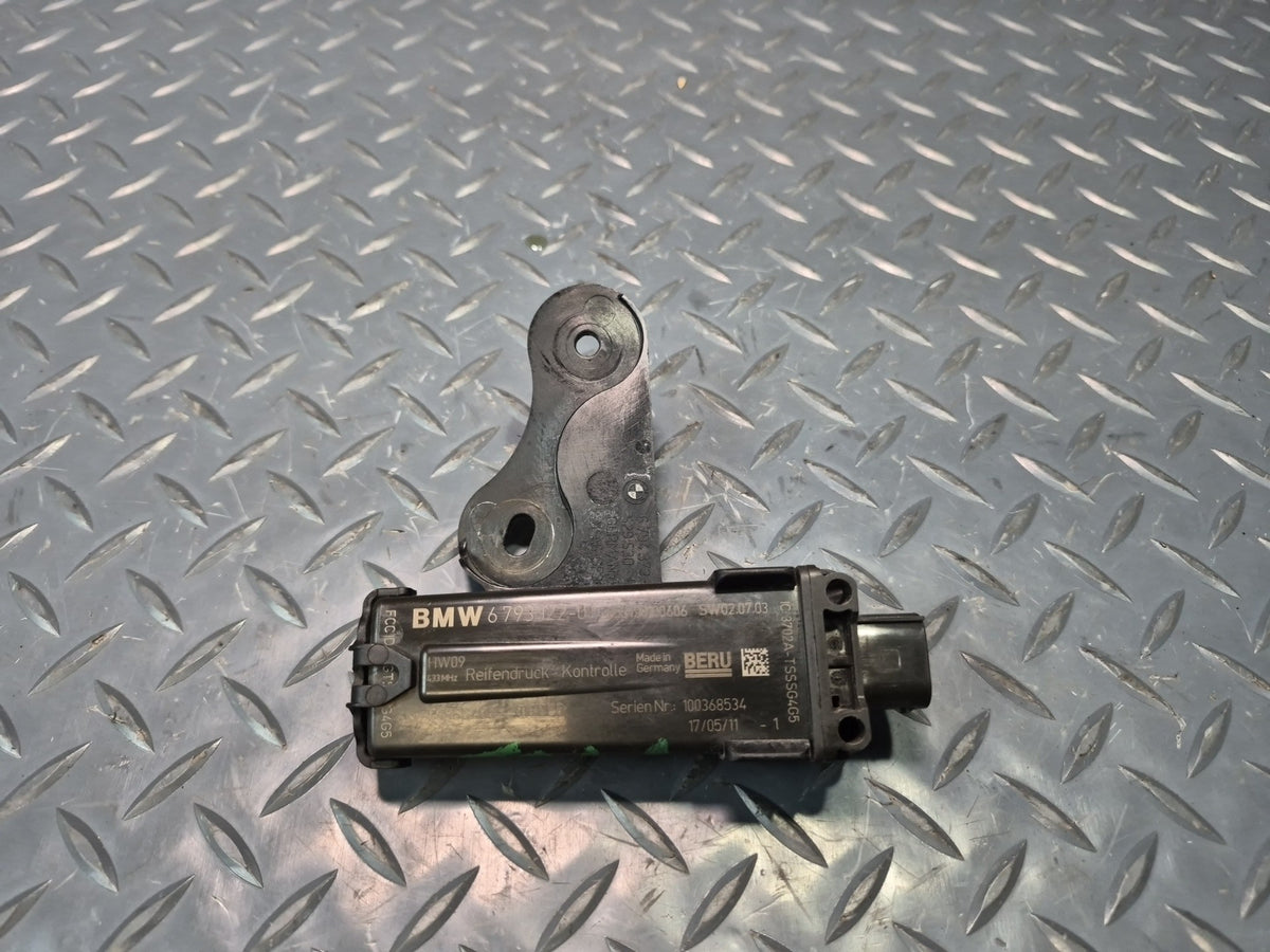 2008-2011 BMW E90 M3 TPMS RDC Tire Pressure Monitor Sensor Module 6793122