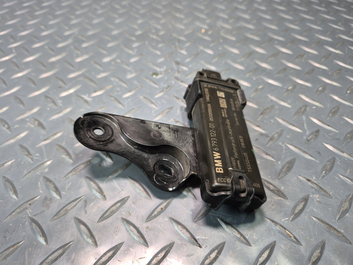 2008-2011 BMW E90 M3 TPMS RDC Tire Pressure Monitor Sensor Module 6793122
