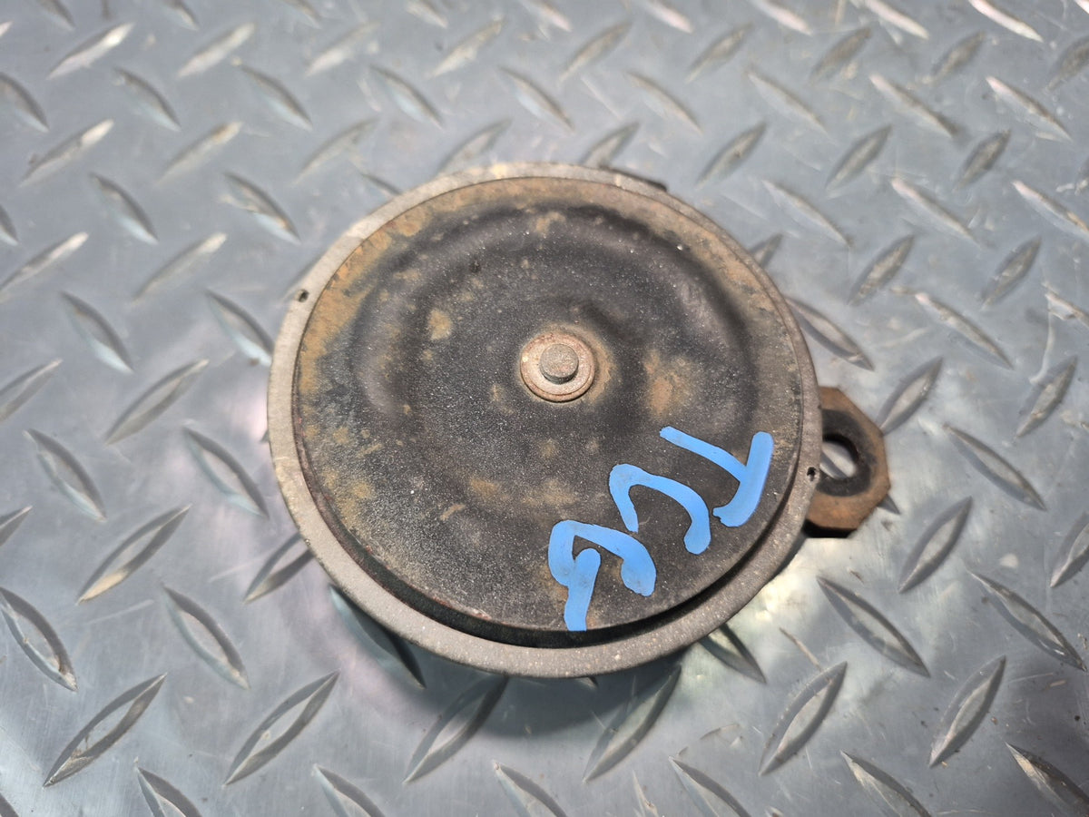 84-88 Toyota Cressida MX73 High & Low Tone Security Alarm Horn Siren Set OEM