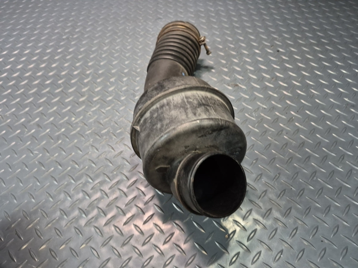 84-86 Toyota Cressida MX73 5MGE Air Intake Tube w Duct Silencer OEM