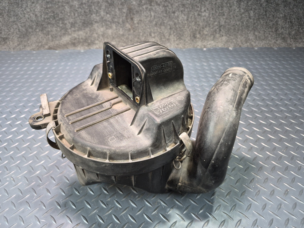 84-86 Toyota Cressida MX73 5M-GE Air Intake Cleaner Filter Box 22020-43110 OEM