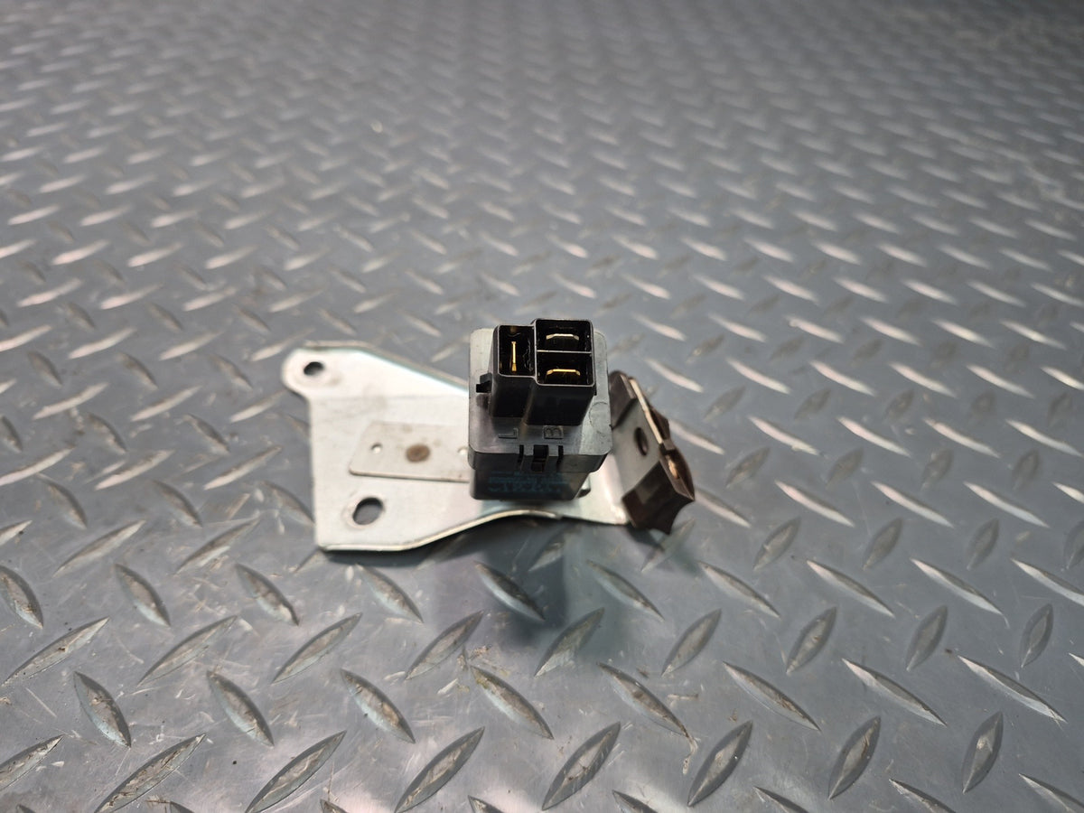 84-86 Toyota Cressida MX73 Turn Signal Flasher Relay w Mount 81980-16010 OEM