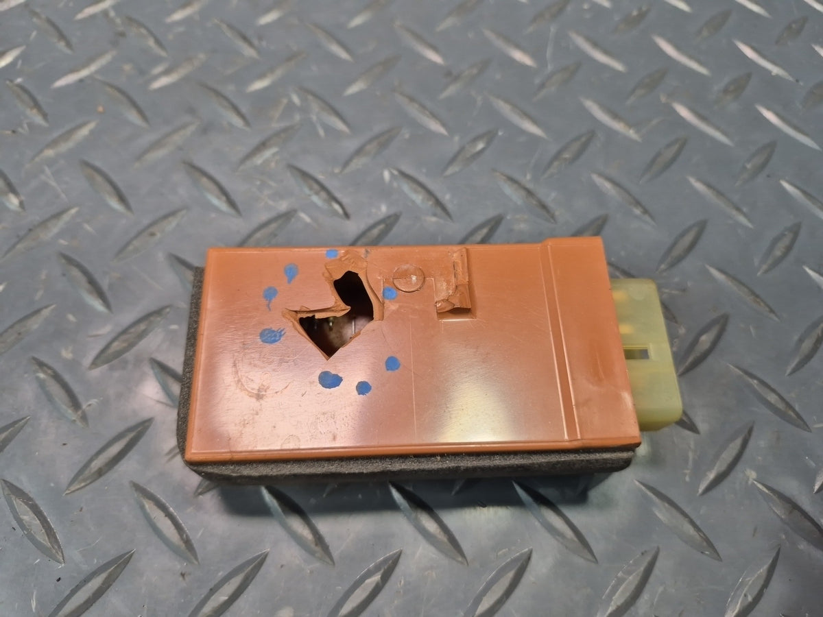 85-88 Toyota Cressida MX73 Light Lamp Failure Control Module 89373-22200 Dmgd
