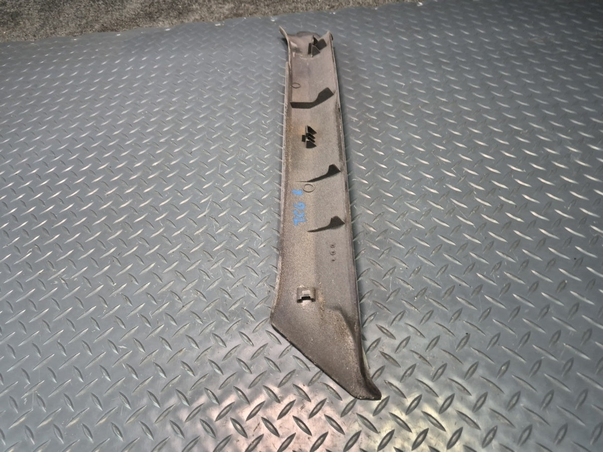 84-86 Toyota Cressida MX73 Sedan Set of 2 Front A Pillar Trim Cover Gray Damaged