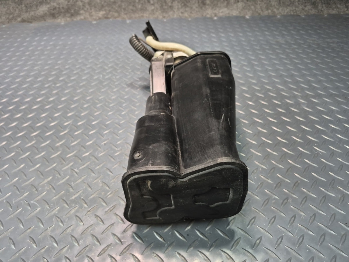 2008-2011 BMW E90 E92 E93 M3 Fuel Evap Vapor Charcoal Canister 6765741