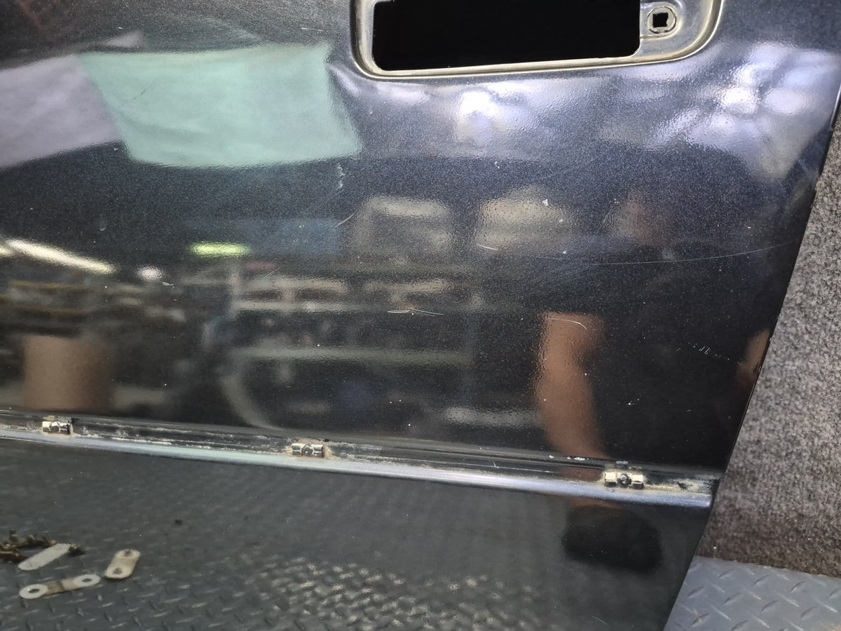 1994-1997 BMW E31 840Ci Left Door Shell Panel Schwarz