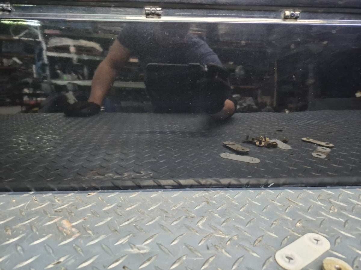 1994-1997 BMW E31 840Ci Left Door Shell Panel Schwarz
