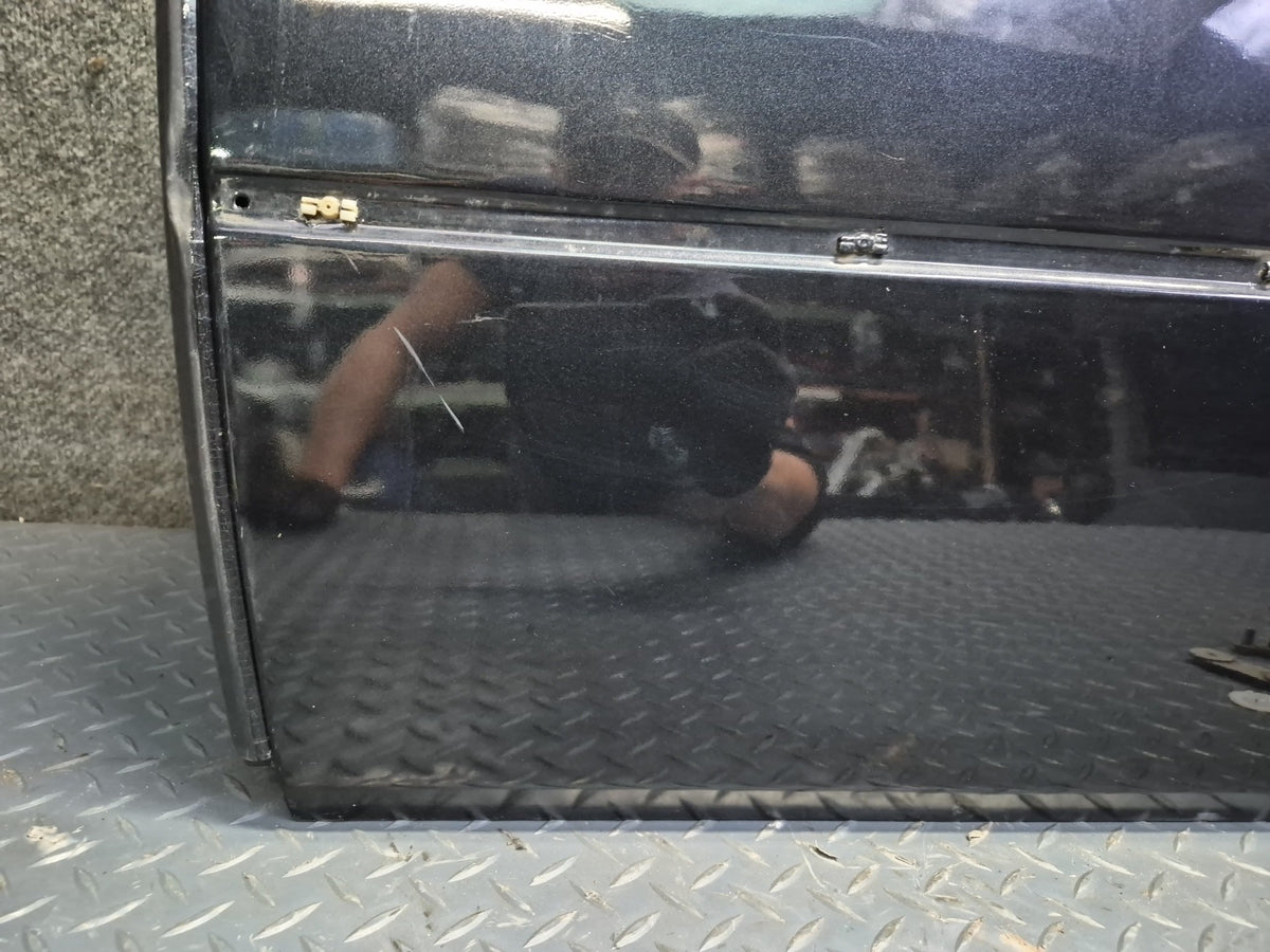 1994-1997 BMW E31 840Ci Left Door Shell Panel Schwarz