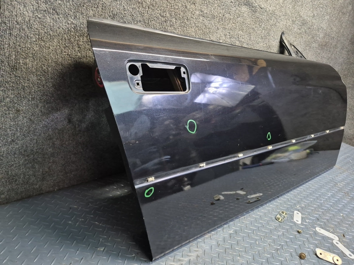 1994-1997 BMW E31 840Ci Right Door Shell Panel Schwarz Damaged