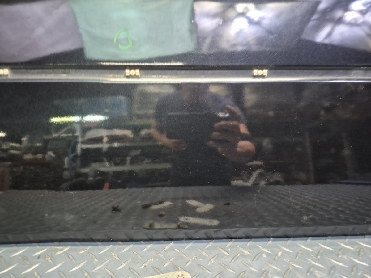 1994-1997 BMW E31 840Ci Right Door Shell Panel Schwarz Damaged