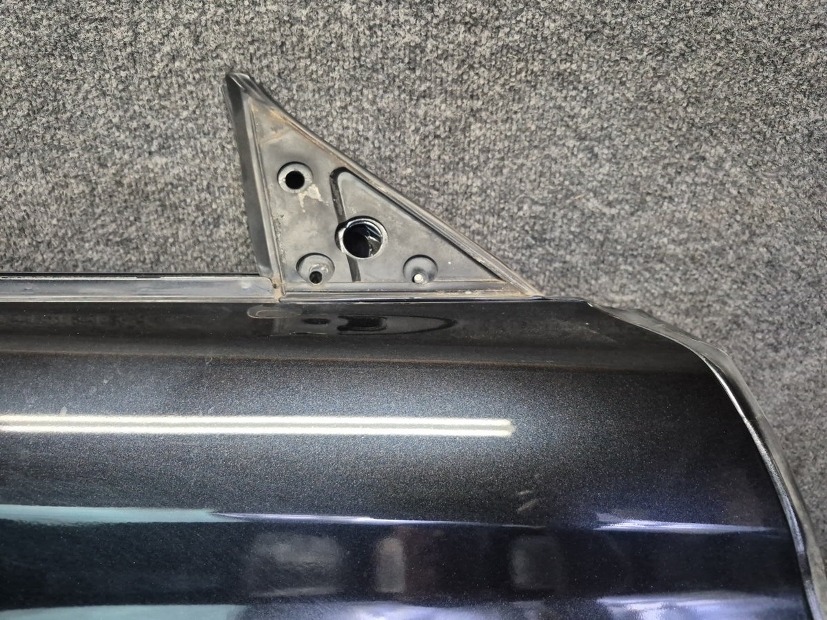 1994-1997 BMW E31 840Ci Right Door Shell Panel Schwarz Damaged