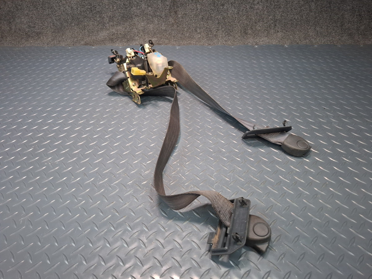 84-86 TOYOTA CRESSIDA LUXURY MX73 FRONT LEFT RIGHT SEATBELT RETRACTORS & SEATBELT BUCKLE SET OEM
