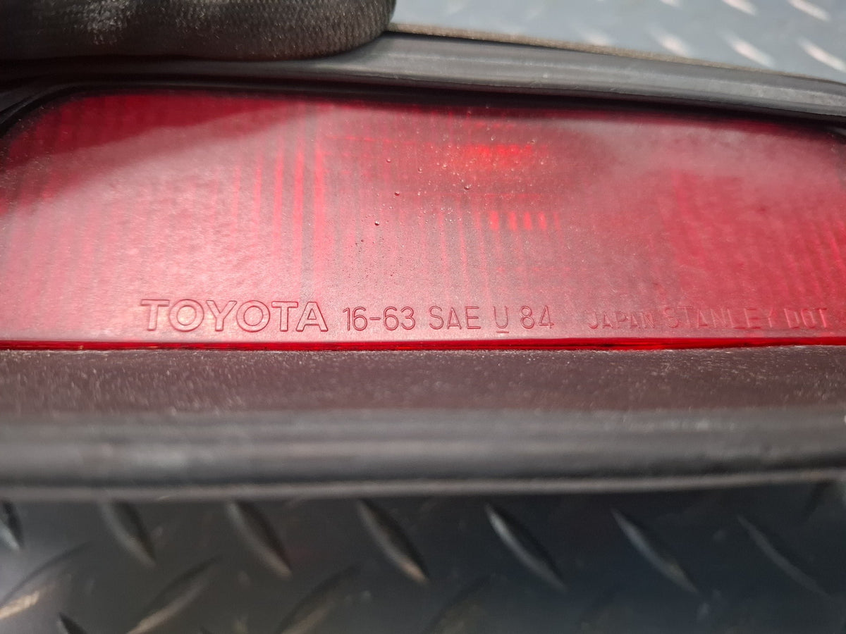 85-86 Toyota Cressida MX73 Sedan Rear Center Third Brake Light Lamp Brown OEM