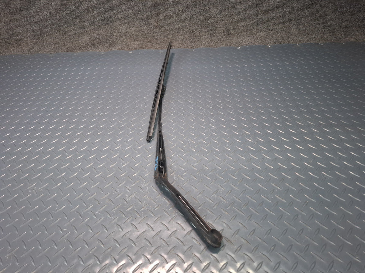 84-86 Toyota Cressida MX73 Set of 2 Front Left & Right Wiper Arm OEM