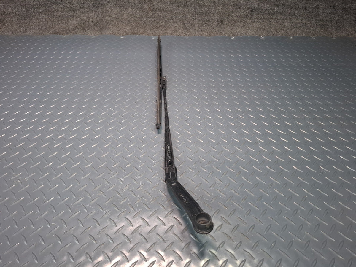 84-86 Toyota Cressida MX73 Set of 2 Front Left & Right Wiper Arm OEM
