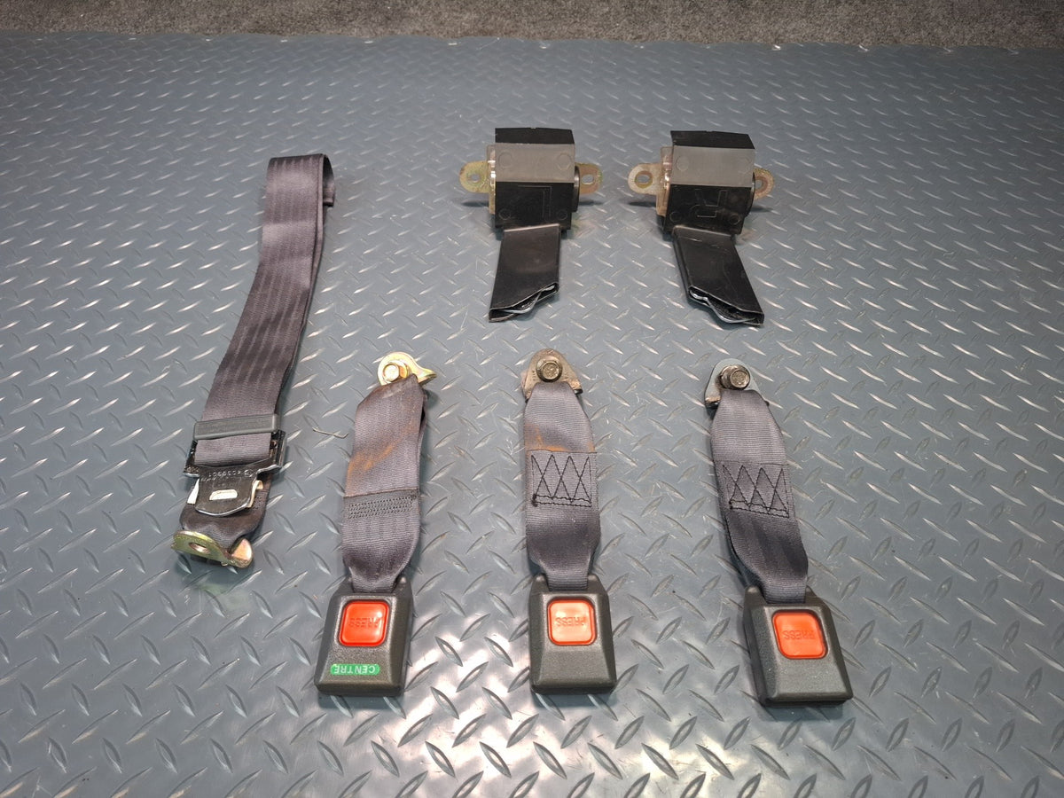 84-86 TOYOTA CRESSIDA LUXURY MX73 REAR SEATBELT RETRACTORS & SEATBELT BUCKLE SET OEM