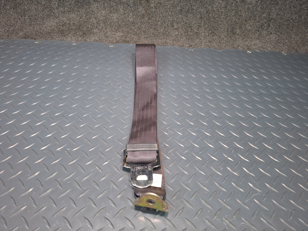 84-86 TOYOTA CRESSIDA LUXURY MX73 REAR SEATBELT RETRACTORS & SEATBELT BUCKLE SET OEM
