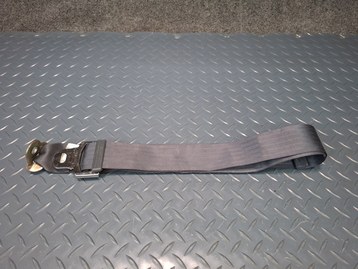 84-86 TOYOTA CRESSIDA LUXURY MX73 REAR SEATBELT RETRACTORS & SEATBELT BUCKLE SET OEM