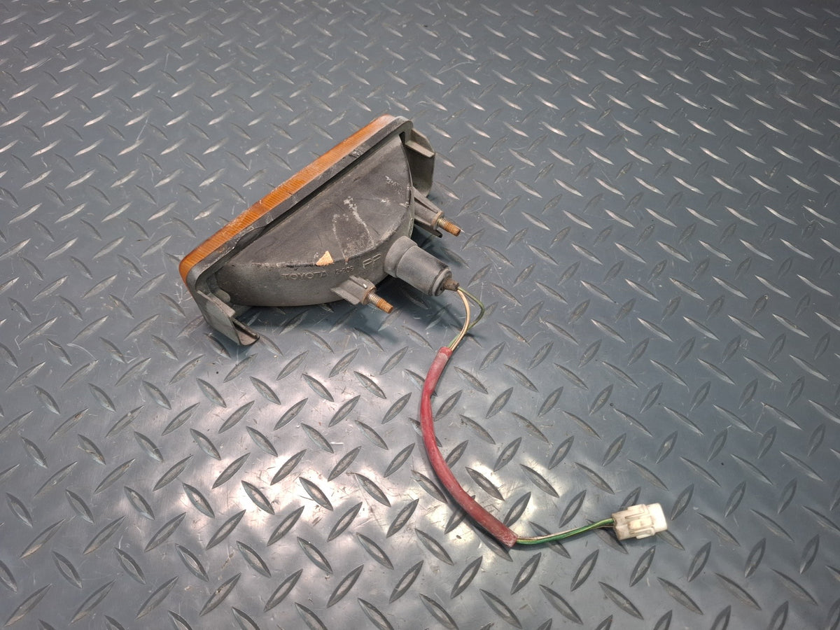 84-88 Toyota Cressida MX73 Front Right Bumper Turn Light Lamp OEM