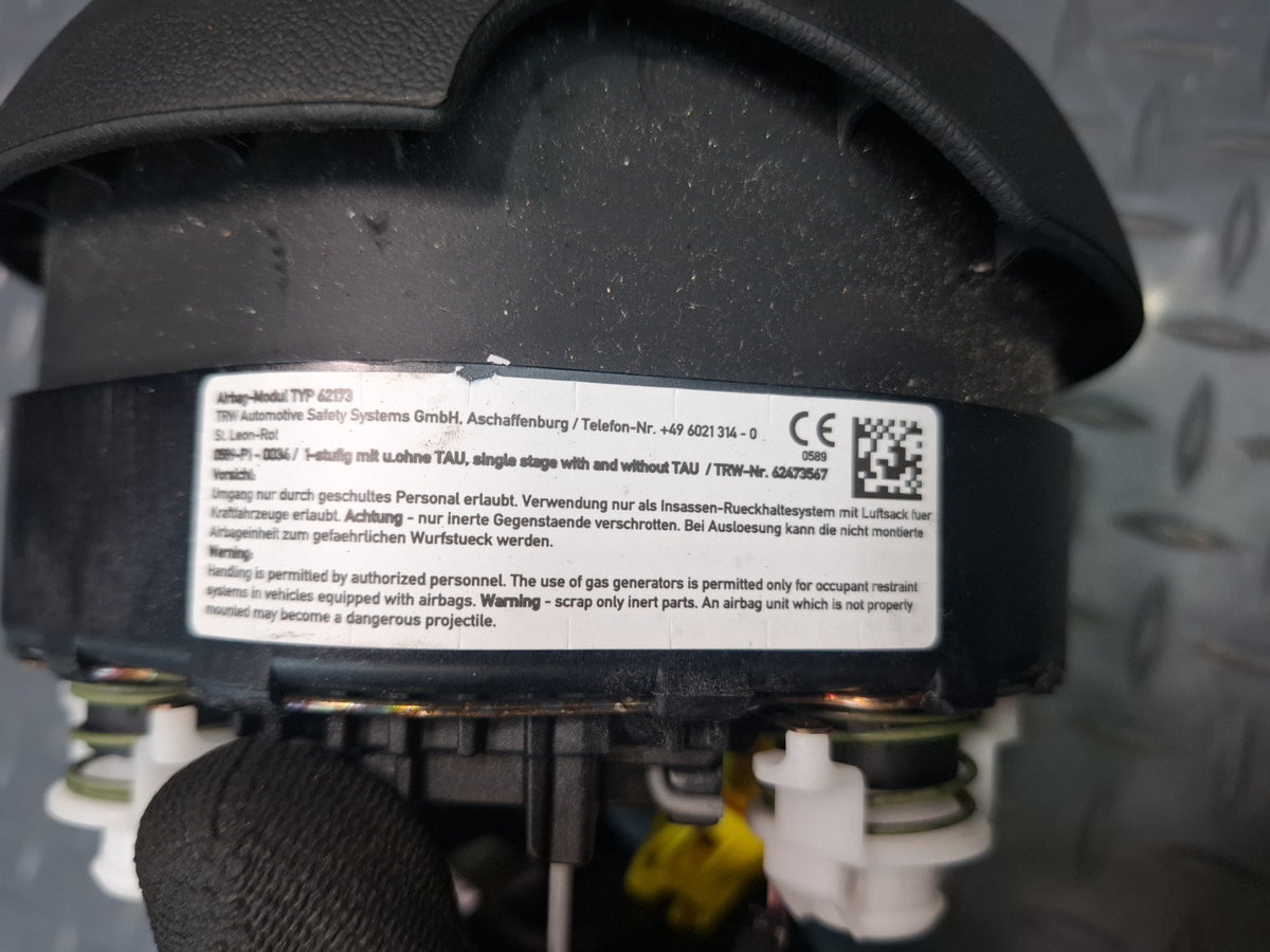 2015 AUDI S3 8VS FRONT LEFT DRIVER SIDE STEERING WHEEL SRS AIRBAG OEM