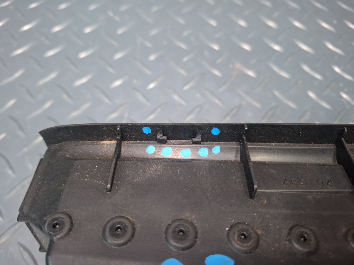 1994-1997 BMW E31 840Ci Dash Front Center A/C Air Vent Grille Defected