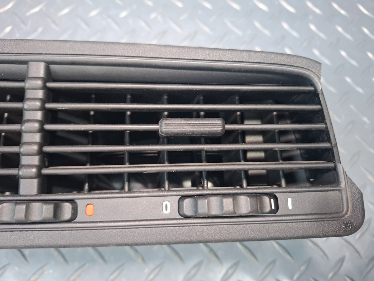 1994-1997 BMW E31 840Ci Dash Front Center A/C Air Vent Grille Defected