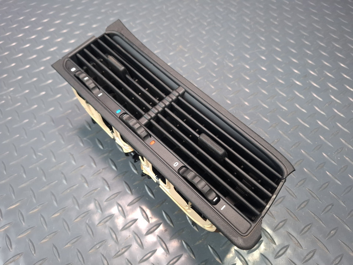 1994-1997 BMW E31 840Ci Dash Front Center A/C Air Vent Grille Defected