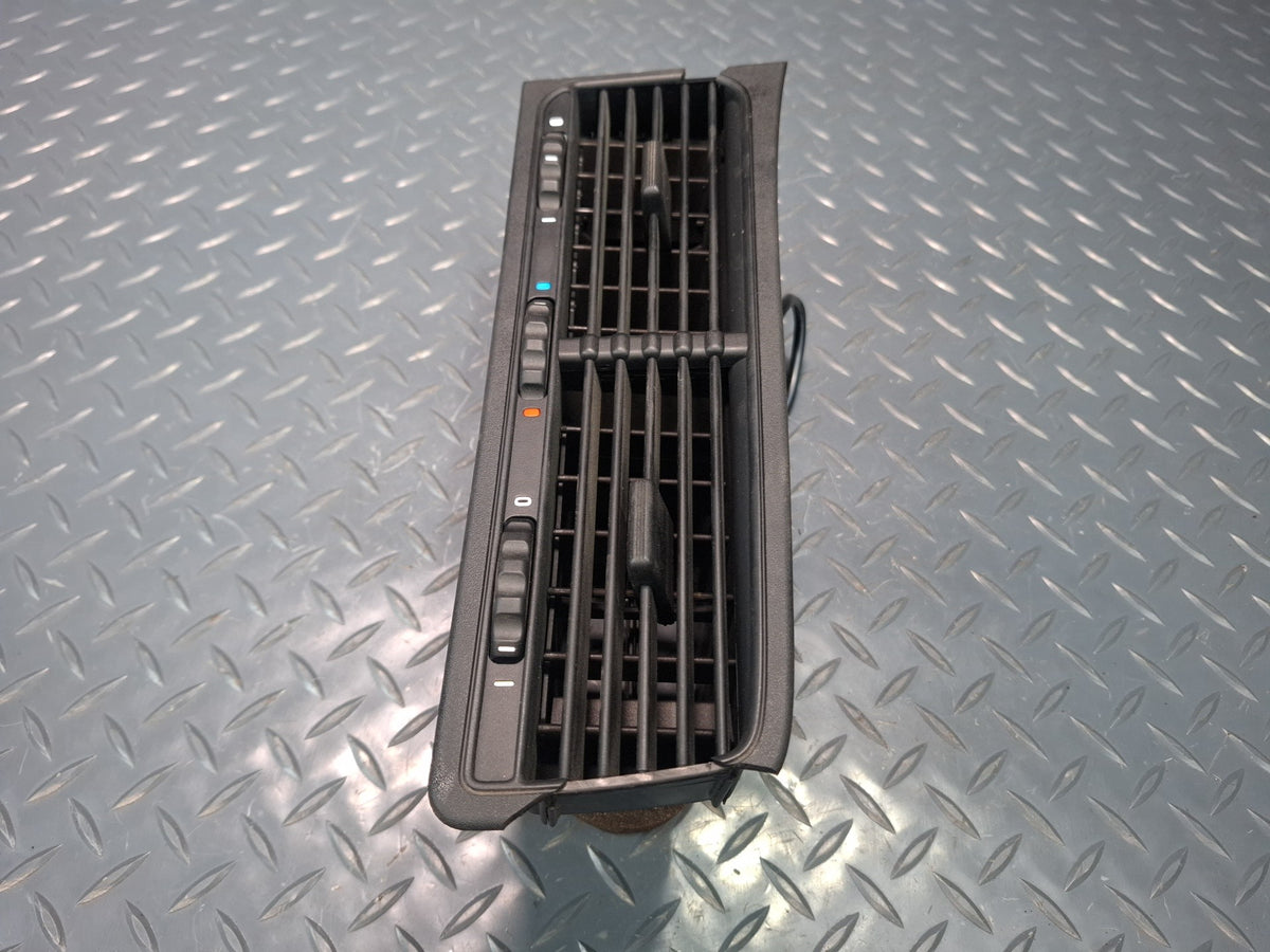 1994-1997 BMW E31 840Ci Dash Front Center A/C Air Vent Grille Defected