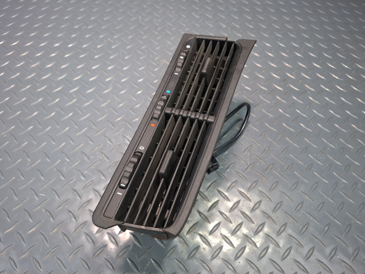 1994-1997 BMW E31 840Ci Dash Front Center A/C Air Vent Grille Defected