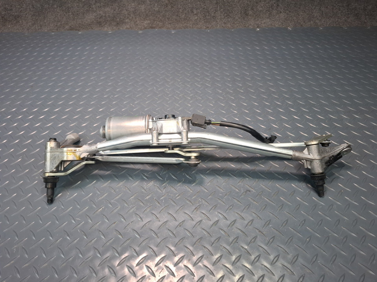 2008-2011 BMW E90 M3 Windshield Wiper Transmission Linkage w Motor