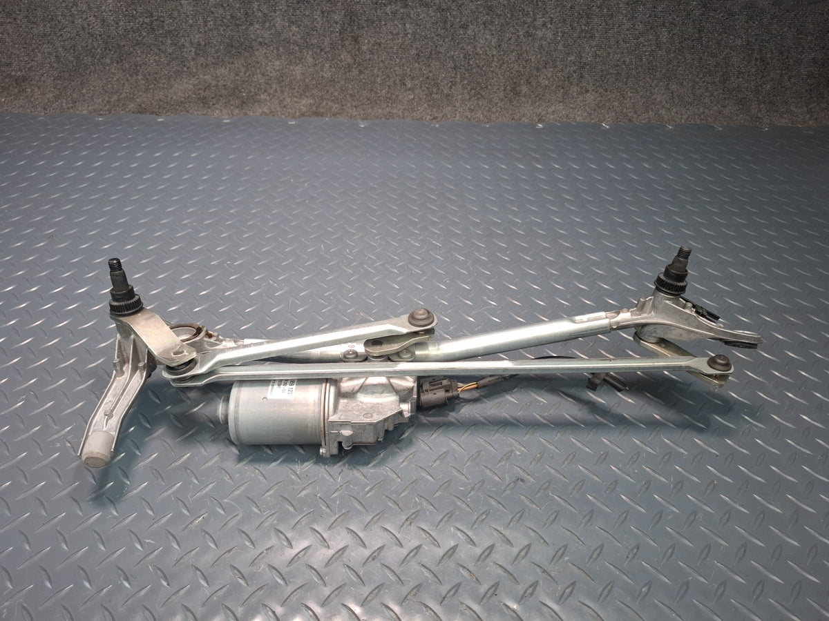 2008-2011 BMW E90 M3 Windshield Wiper Transmission Linkage w Motor