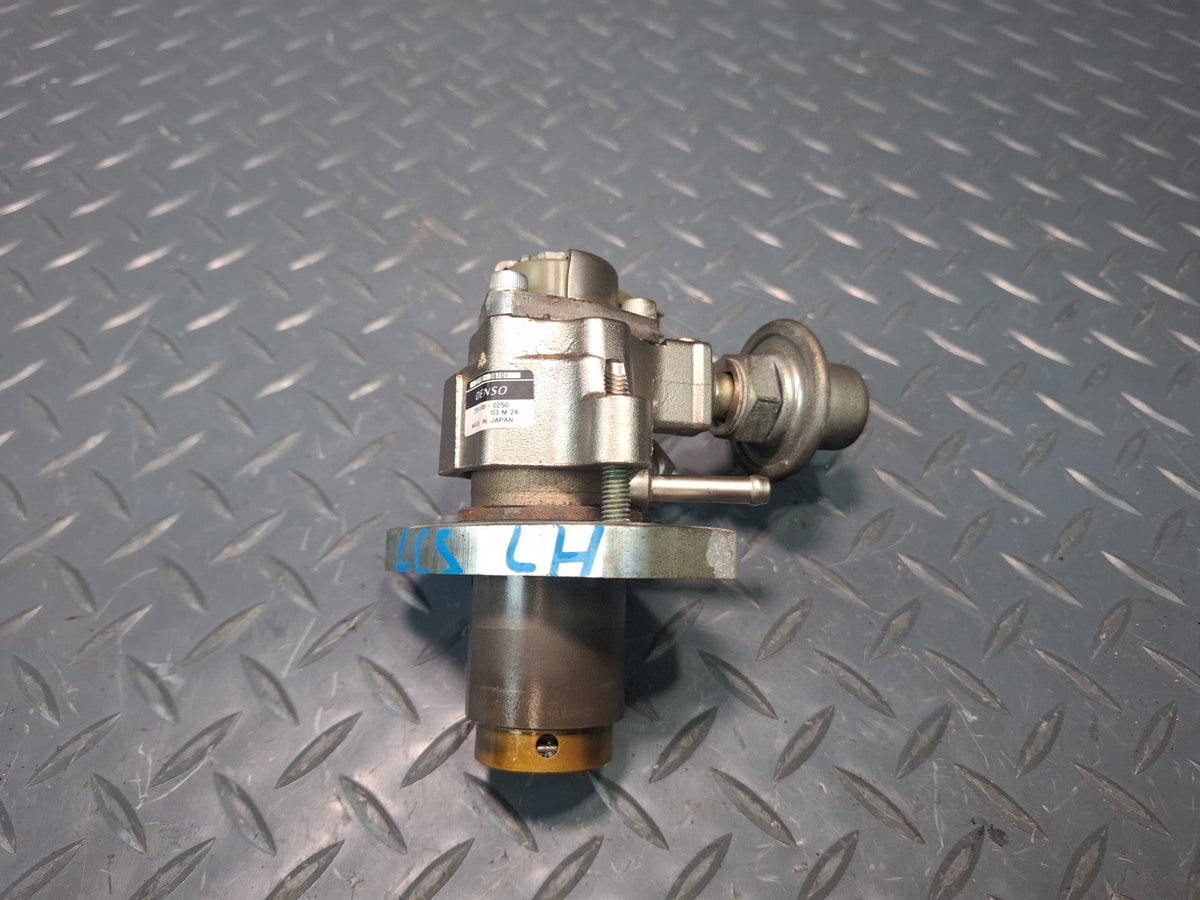 10-12 Lexus UVF46L LS600h Engine High Pressure Fuel Pump 23100-38101 OEM