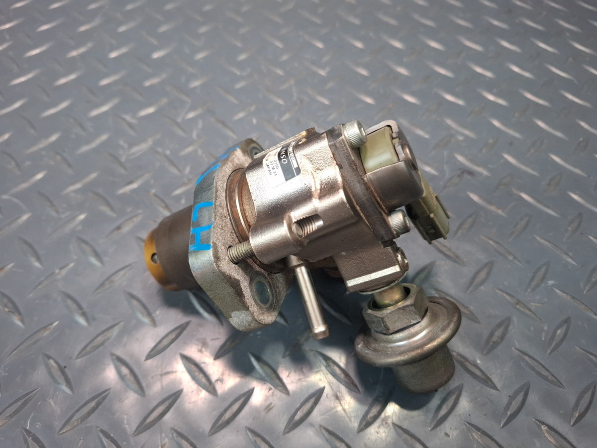 10-12 Lexus UVF46L LS600h Engine High Pressure Fuel Pump 23100-38101 OEM