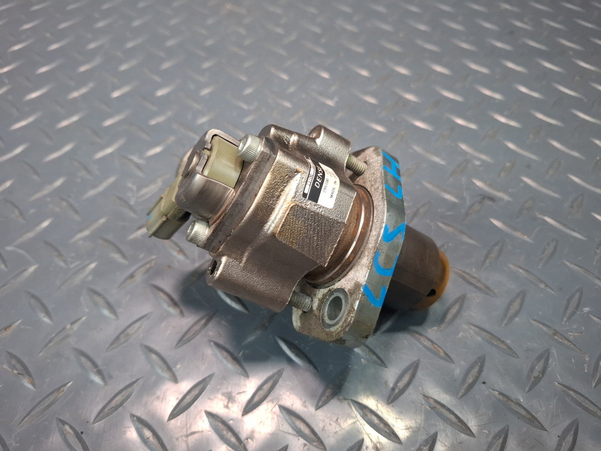 10-12 Lexus UVF46L LS600h Engine High Pressure Fuel Pump 23100-38101 OEM