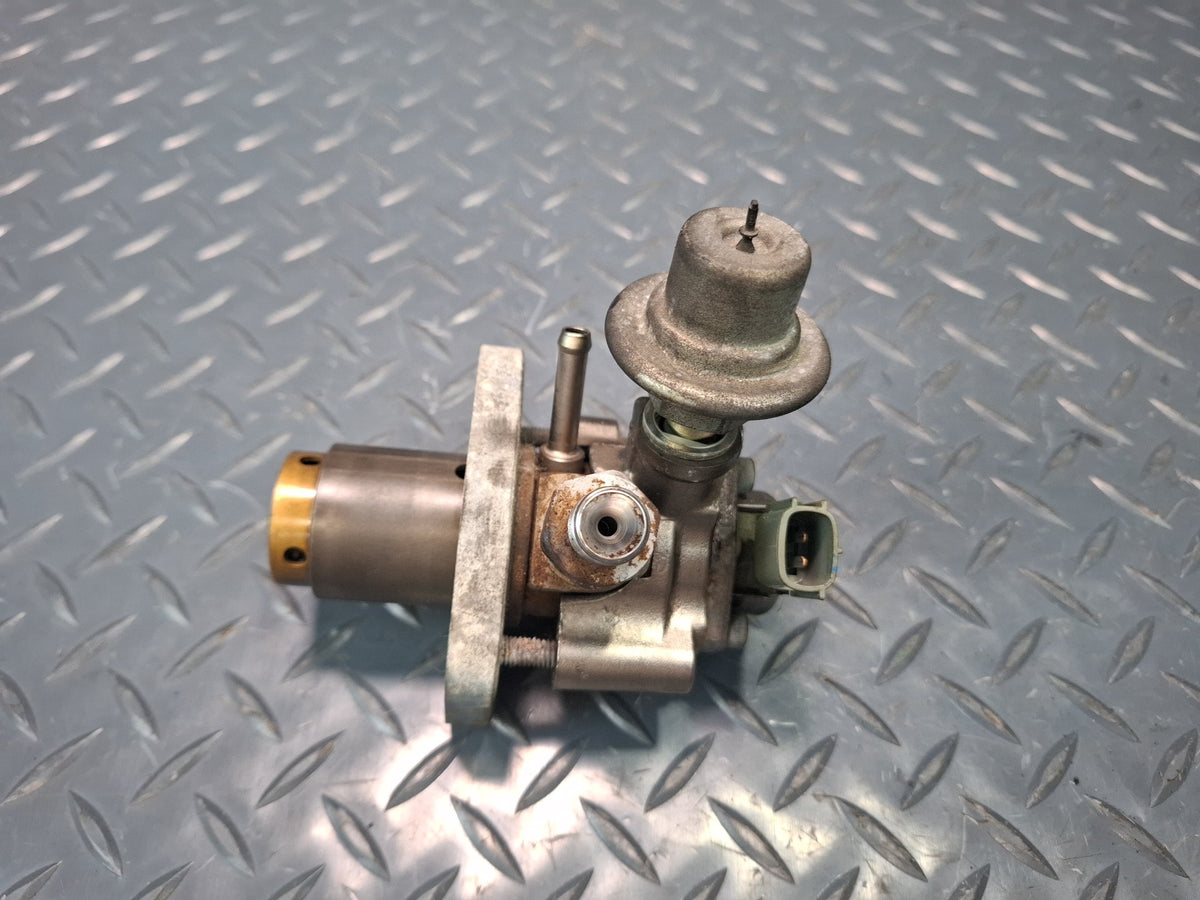 10-12 Lexus UVF46L LS600h Engine High Pressure Fuel Pump 23100-38101 OEM