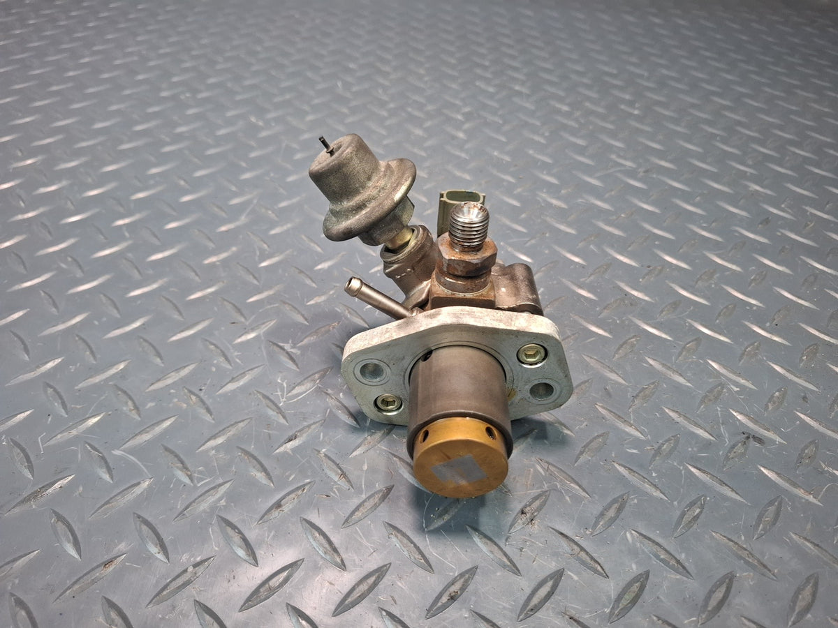 10-12 Lexus UVF46L LS600h Engine High Pressure Fuel Pump 23100-38101 OEM