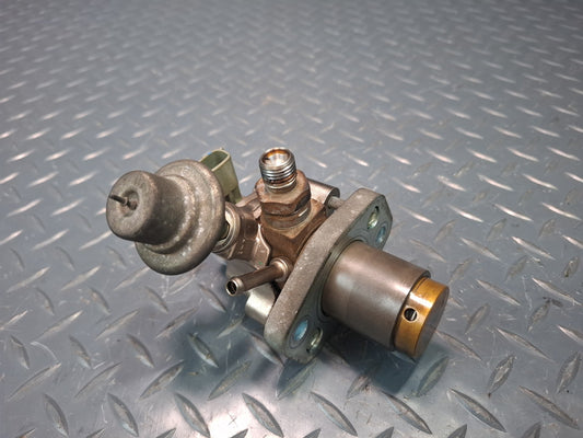 10-12 Lexus UVF46L LS600h Engine High Pressure Fuel Pump 23100-38101 OEM