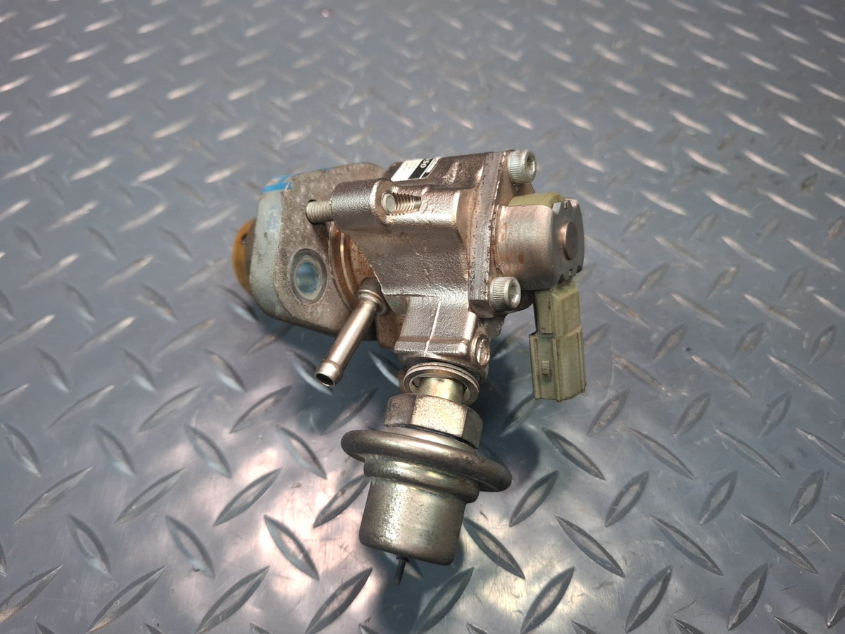 10-12 Lexus UVF46L LS600h Engine High Pressure Fuel Pump 23100-38101 OEM